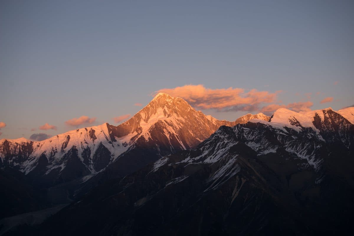 贡嘎山